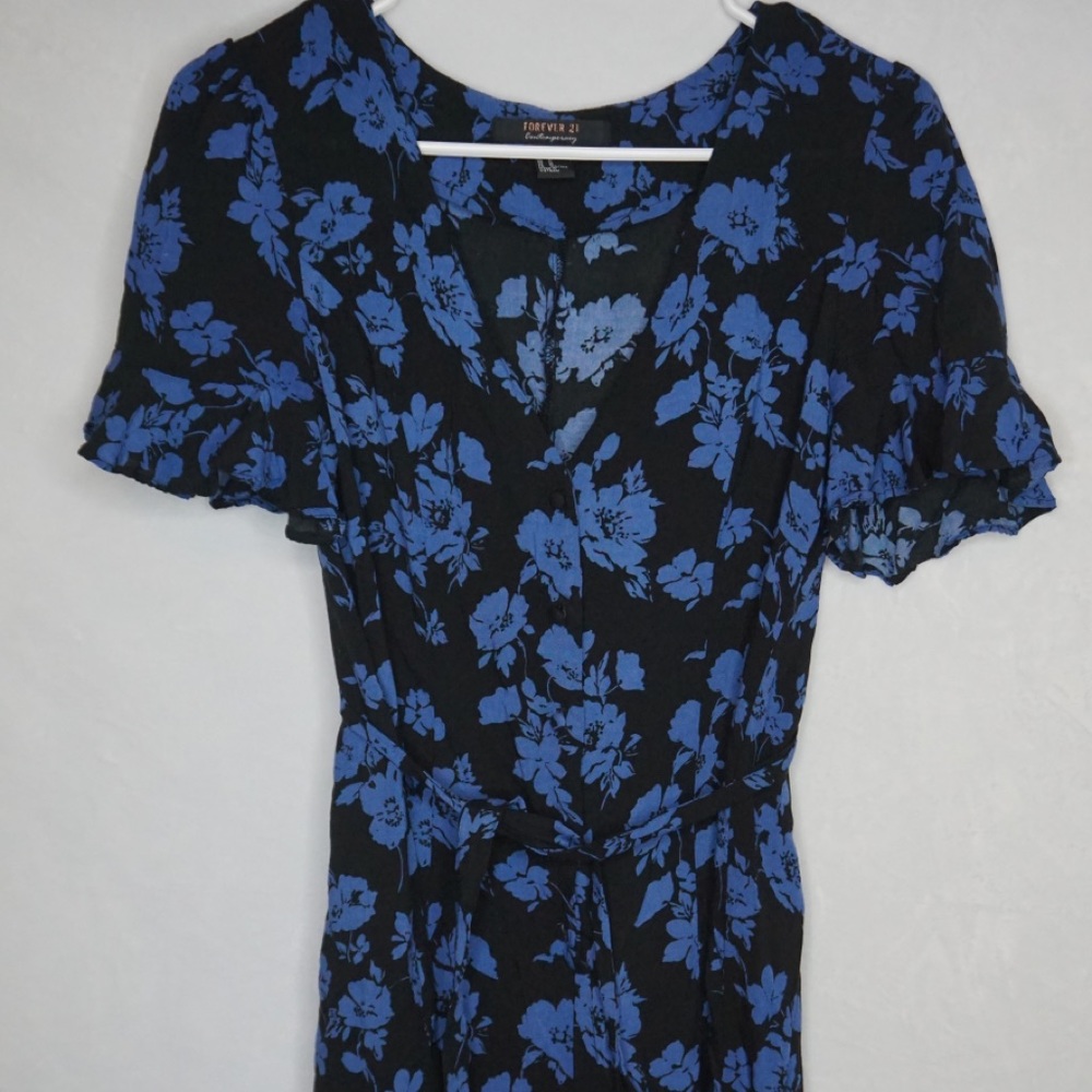 Cute blue and black romper!
